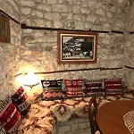 J.prifti Hotel *