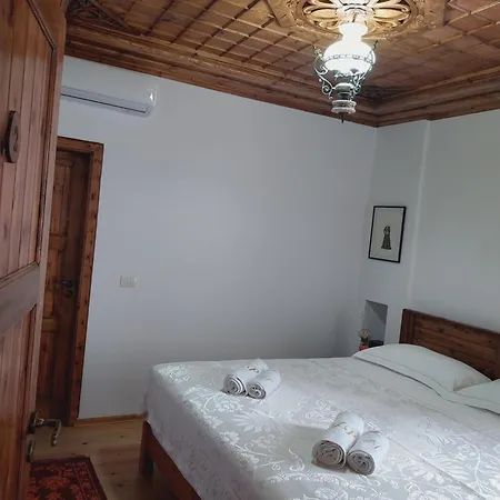 J.prifti Hotel *